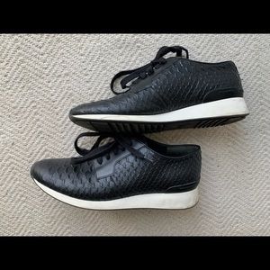 VINCE Black Athleisure Sneakers